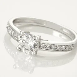 Bague Solitaire Accompagné Aramis Or Blanc Diamant Synthétique