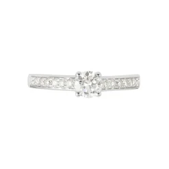 Bague Solitaire Accompagné Aramis Or Blanc Diamant Synthétique