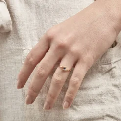 Marc Orian Bagues Saphir|Anniversaire De Mariage > Bague Tamyra Serti Couteau Or Jaune Saphir