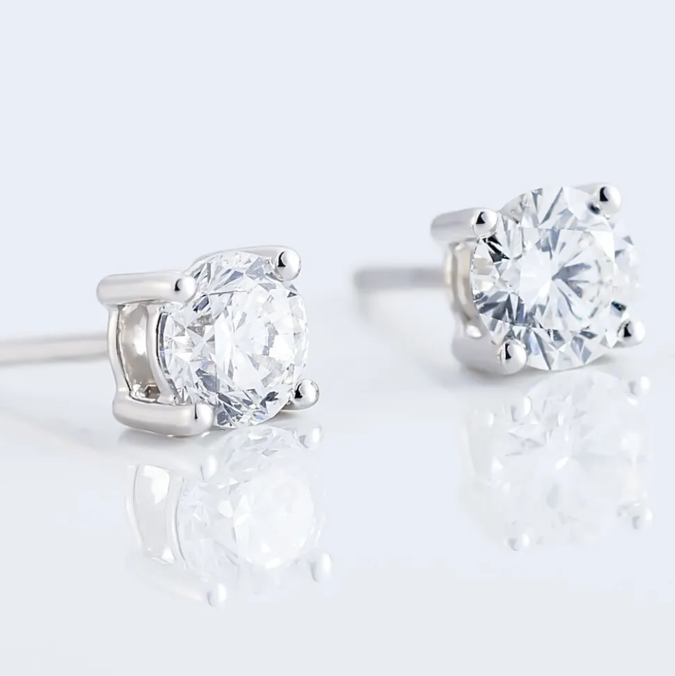 Boucles D'oreilles Puces 4 Griffes Or Blanc Diamant Synthetique