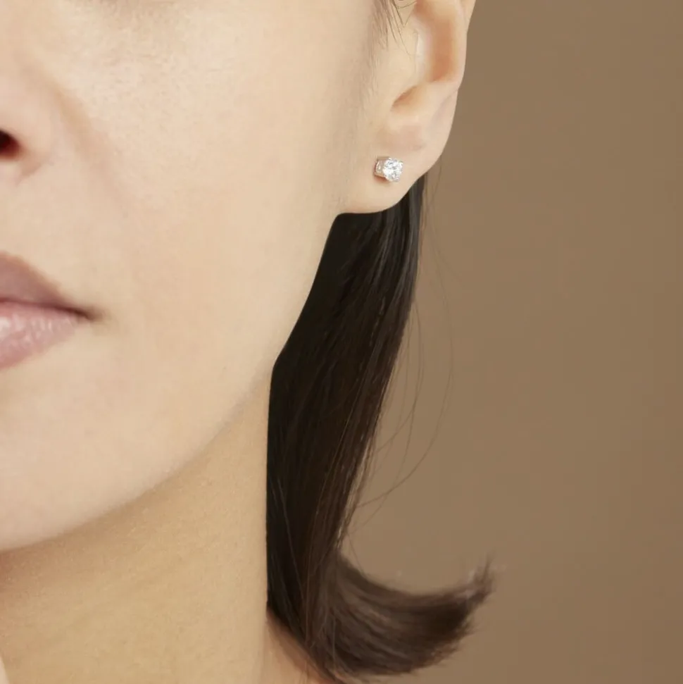 Boucles D'oreilles Puces 4 Griffes Or Blanc Diamant Synthetique