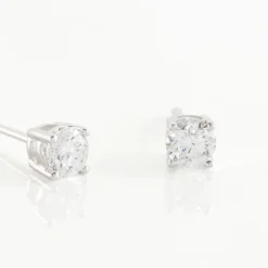 Boucles D'oreilles Puces Or Blanc Victoria Diamants