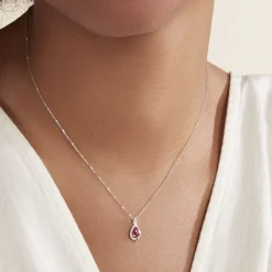 Marc Orian Colliers|Colliers Avec Pierres > Collier Angelika Or Blanc Rubis Et Diamant