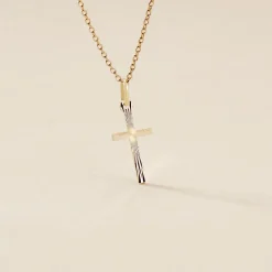 Marc Orian Pendentifs|Cadeaux Communion > Pendentif Aidana Croix Striee Or Jaune